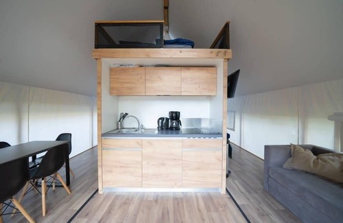 Mol Cabin | n/a
