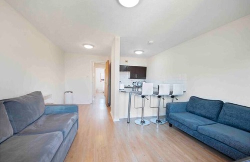 East Acton Apartment | N.Acton QUIET COSY 1 BED-PRIVATE FREE PARKING