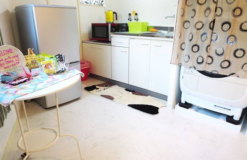 Sumiyoshi Apartment | N ° 5 CONDOMINIUM: First floor Corner Apartment ; Safe Residential Area.