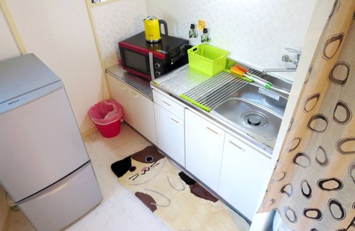 Sumiyoshi Apartment | N ° 5 CONDOMINIUM: First floor Corner Apartment ; Safe Residential Area.