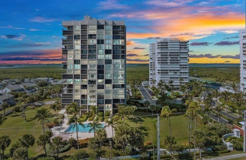 Fort Pierce Shores Condo | N Hutchinson Island 2BR Private Beach Apt- Nicely Decorated, Lots of Amenities!