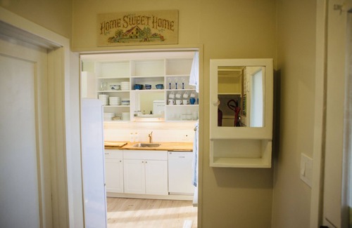 City Centre House | n"Sunlit Serenity Awaits at Sunflower Cottage: Your Perfect Family Getaway!"