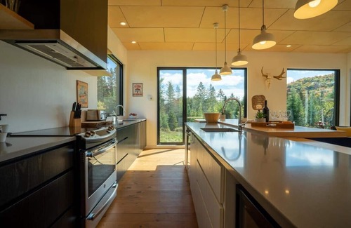 Saint Donat Ski Chalet | Nature Haven, Spa, Lake, and Starry Nights