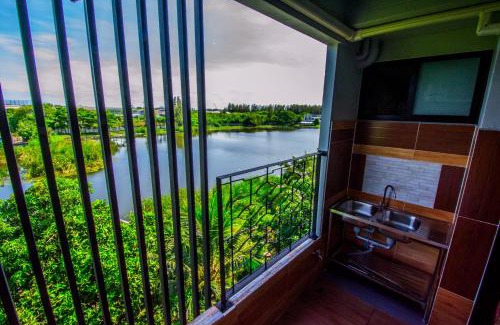Racha Thewa Hotel | Na Siri Lake View