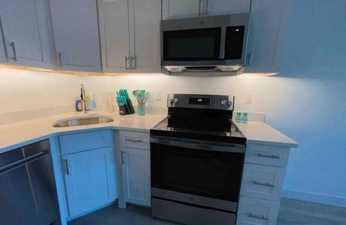 Atlantic City Apartment | nAC Beachfront 2Suites ENTIRe place up to 11people