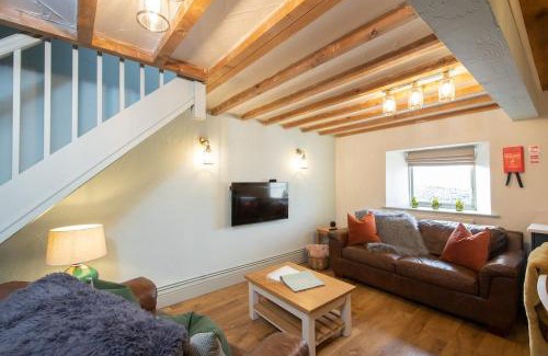 Crowdecote House | Nadin Cottage