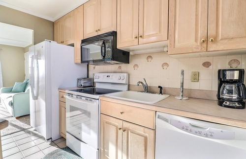 Nags Head Condo | Nags Head oceanfront end‑unit: balcony & sunrise views