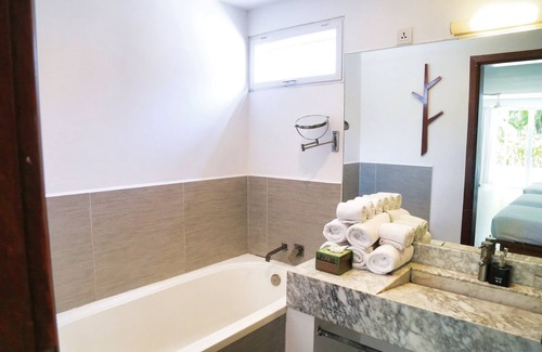 Mittakpheap Hotel | Naiya Sea Resort