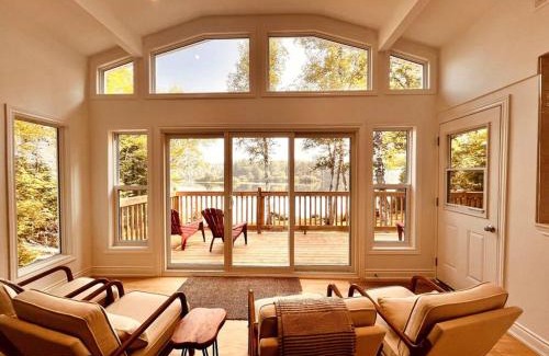 Hastings Highlands Villa | Nala's Lake House Retreat