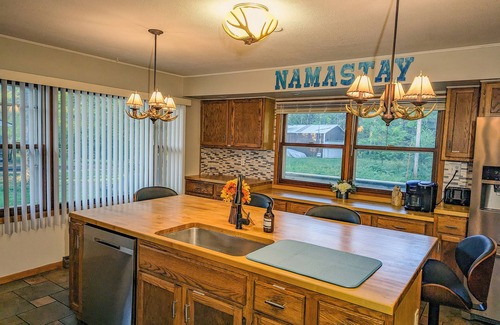 Wautoma House | NamaStay! Peaceful Lake House w/5 bedrooms, large yard, WiFi & Large kitchen