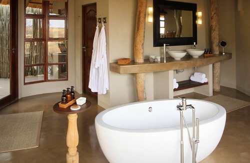 Ladysmith Cabin | Nambiti Plains Private Game Lodge