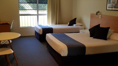Nambour Hotel | Nambour Heights Motel