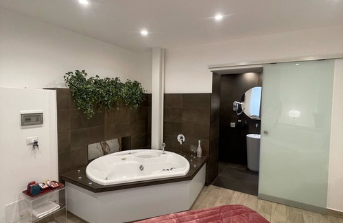 Villagonia House | Namuri Luxury Rooms