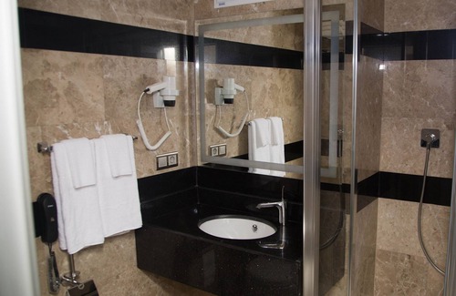 Hopa Hotel | Nana Hotel