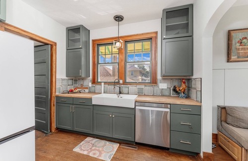 Sioux Falls House | Nana's in the City! 3B/2B, 4 Hospitals-2 Universities under a mile, Sioux Falls