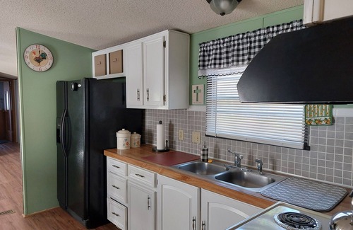 Pleasant Hill House | Nana's Place 5 min. off I-77 Stone Mtn. State Pk Cruise-ins, old cars