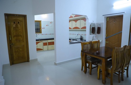 Tirupati Hotel | NANDA MOHAN HOMESTAY