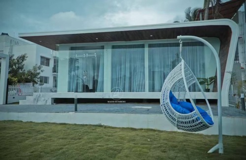 Chikkaballapur House | Nandi Hills view - glass house