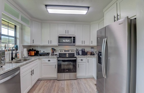 Rogersville House | Nanny's Homestead - A Peaceful, Pet Friendly, Countryside Retreat!