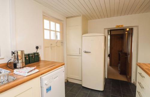 Beddgelert Cottage | NANTMEL, pet friendly, country holiday cottage in Beddgelert