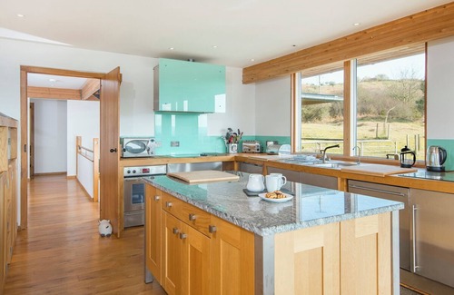 Cardigan House | Nantsaeson, Holiday Home Gwbert , Sleeps 8, 4 bedrooms, bathrooms
