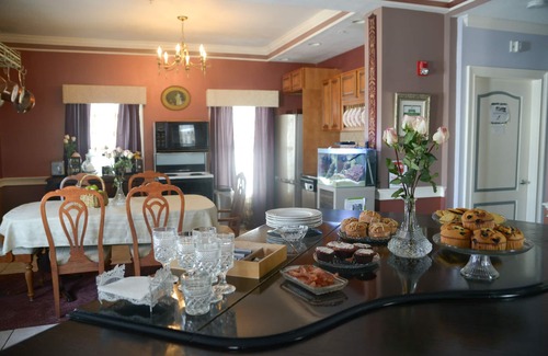 Springfield Bed & Breakfast | Naomi's Inn Bed & Breakfast