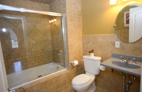Springfield Bed & Breakfast | Naomi's Inn Bed & Breakfast