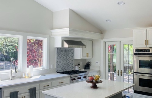 Calistoga House | Napa Valley Vineyard Estate & Guest House w/hot tub