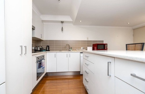 Narrabundah Apartment | Narr4 · Spacious 2BR APT Panoramic Views, Central Location
