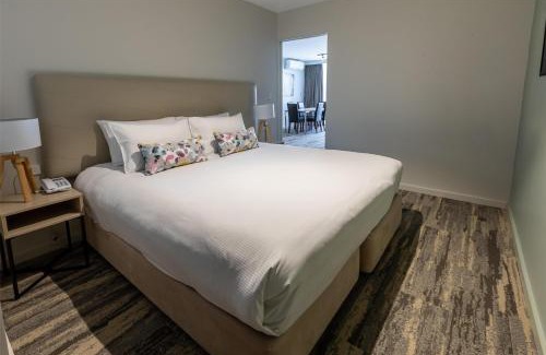 Narrabeen Hotel | Narrabeen Sands Hotel by Nightelier