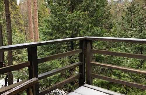 Fish Camp Hotel | Narrow Gauge Inn - King Bedroom