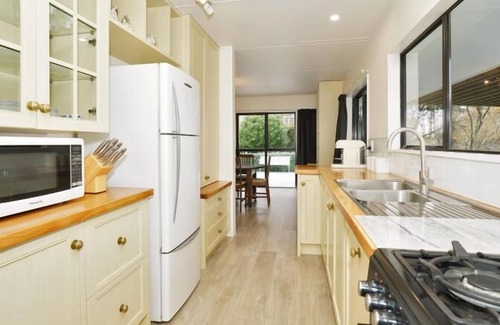 Rukuhia House | Narrows Hideaway-Rural retreat near Hamilton Airport