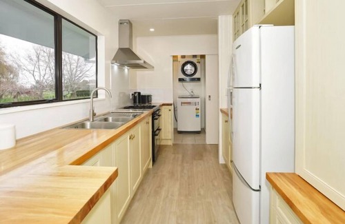Rukuhia House | Narrows Hideaway-Rural retreat near Hamilton Airport