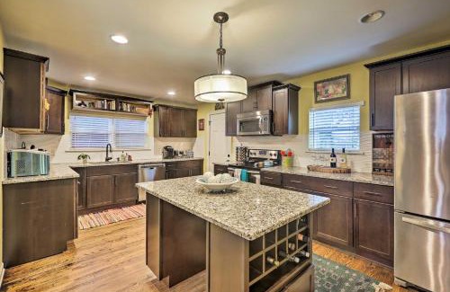 North Nashville House | Nashville Home with Fire Pit and Yard, 3 Mi to Dwtn