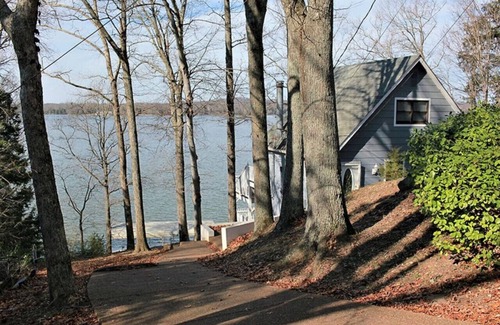 Mount Juliet Ski Chalet | Nashville Lake Chalet, Waterfront Sunset Views!