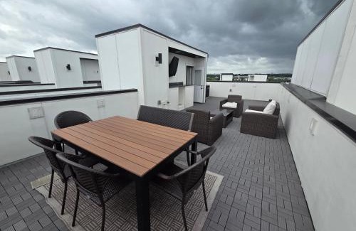 Haynes Area Villa | Nashville Riverfront Bliss