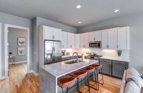 Haynes Area House | Nashville Townhome w/Rooftop Balcony & Game Room!