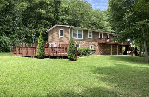 Antioch House | Nashville’s Mill Creek Retreat for 10 Nolensville,TN