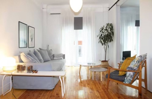 Thessaloniki City Centre Apartment | Nat's place: Friends & Family, Thessaloniki metro