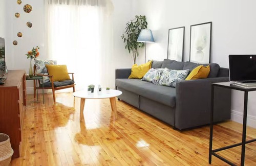 Thessaloniki City Centre Apartment | Nat's place: Friends & Family, Thessaloniki metro