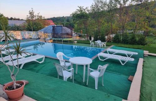 Sarata-Monteoru House | NATALIA Guesthouse & pool
