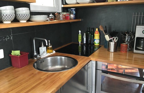 12th Arrondissement House | Nation :quiet, sunny, private house*+ free pking in private street.