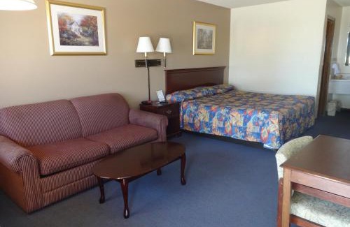 Garden City Hotel | National 9 Inn