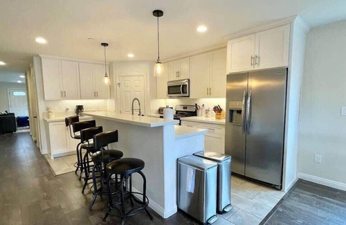 National City House | National City Gem! 3 BD/2.5 BTH