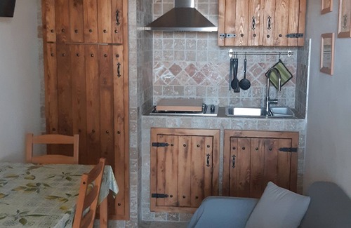 Uggiano la Chiesa Apartment | Natural. Stone ceilings, sweet reminder of the past. Guaranteed relaxation, nature.