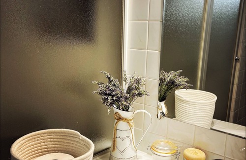 Saint-Arcons-d'Allier Bed & Breakfast | Nature break in the monk's room, wellness area on site!