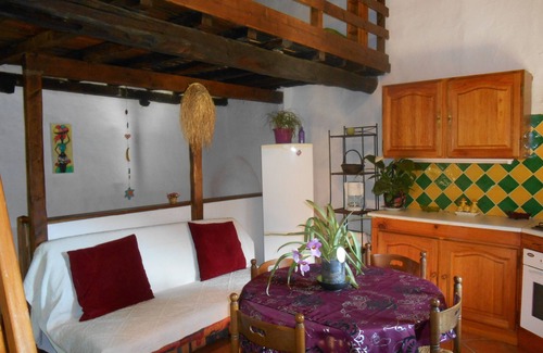 Saint-Michel-de-Llotes Cottage | nature, calm and relaxation