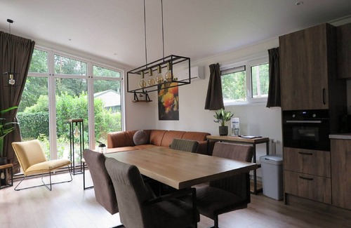 Bosgebied Hoenderloo House | Nature-Connected Modern Stay