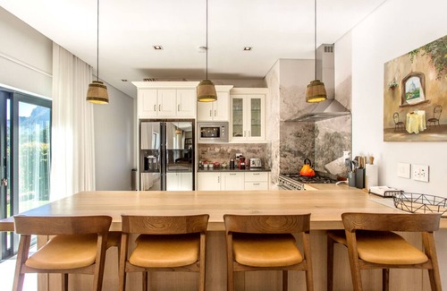 Cape Winelands House | Nature estate nestled in the wine valley