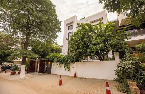Sector 40 Apartment | Nature-inspired luxury 1 BHK